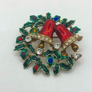 Vtg Gold Gold Tone Metal & Enamel Christmas Wreath Brooch 1.6”